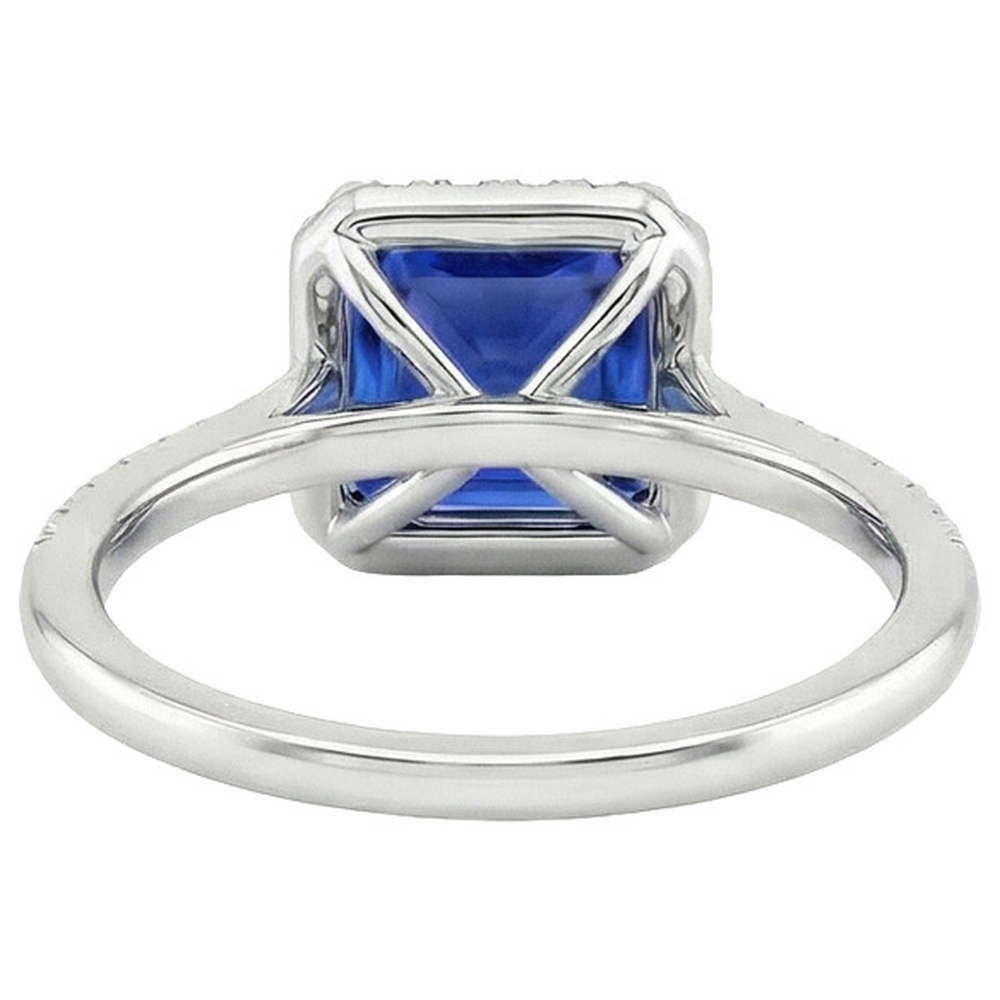 natural round sapphire 6ct ring on white background