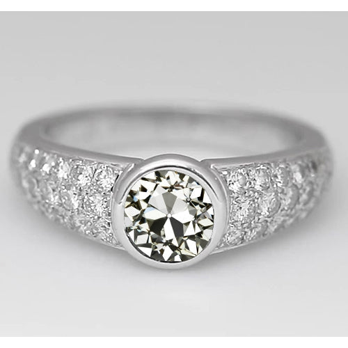 Antique Cushion Diamond ring in 14 Karat White Gold – main view