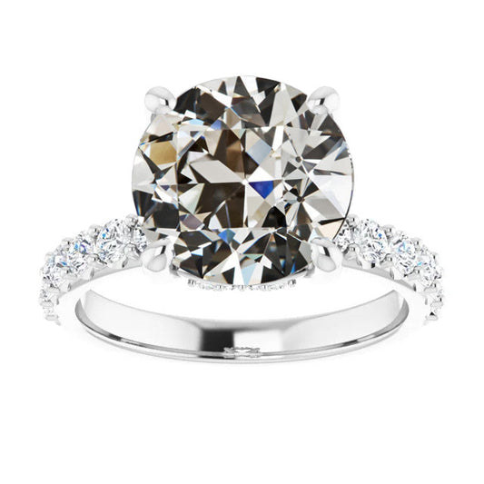 Antique Cushion Diamond ring in 14 Karat White Gold – main view