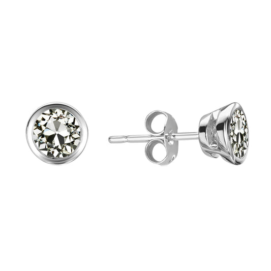 Antique Cushion Diamond ring in 14 Karat White Gold – main view