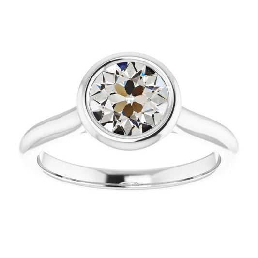 Solitaire Engagement Ring 14 Karat White Gold with Fine Diamond – main view