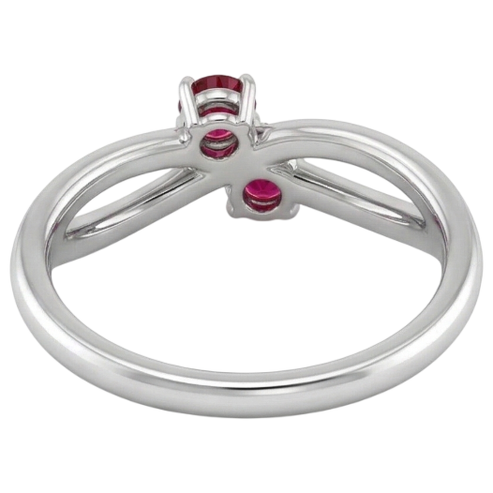 natural round ruby 0.50ct ring on white background