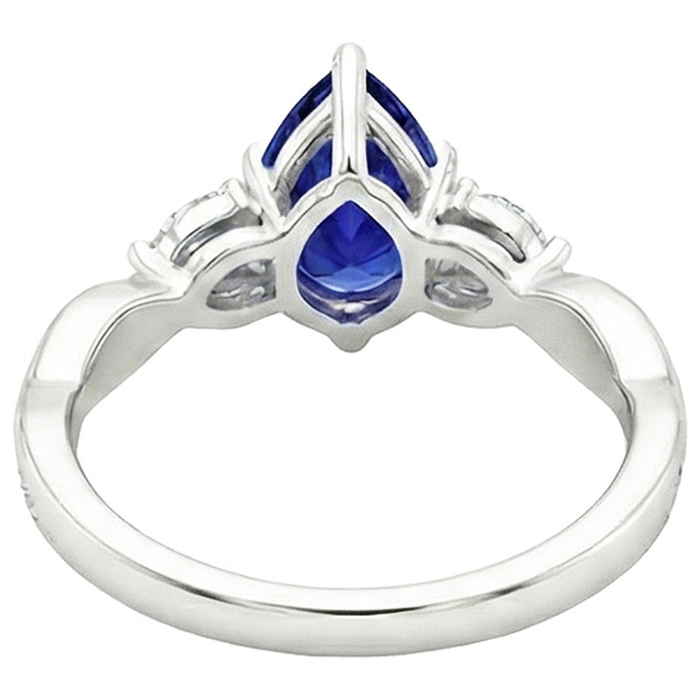 natural round sapphire 4.50ct ring close up detail