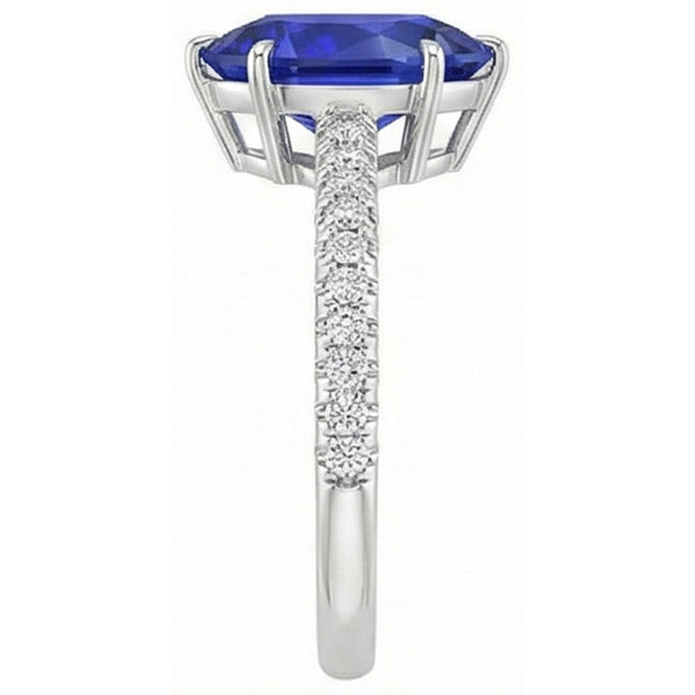 natural round sapphire 4.50ct ring on white background