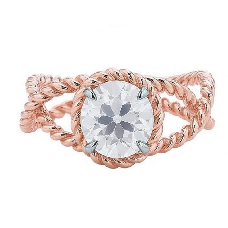 natural round diamond 1ct ring close up detail
