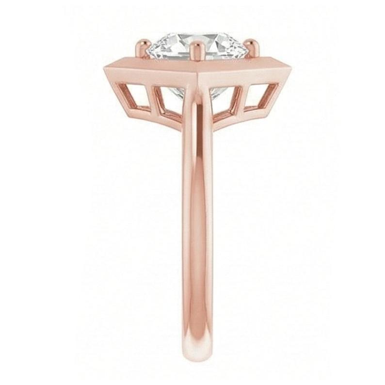 natural oval diamond 1.55ct ring close up detail