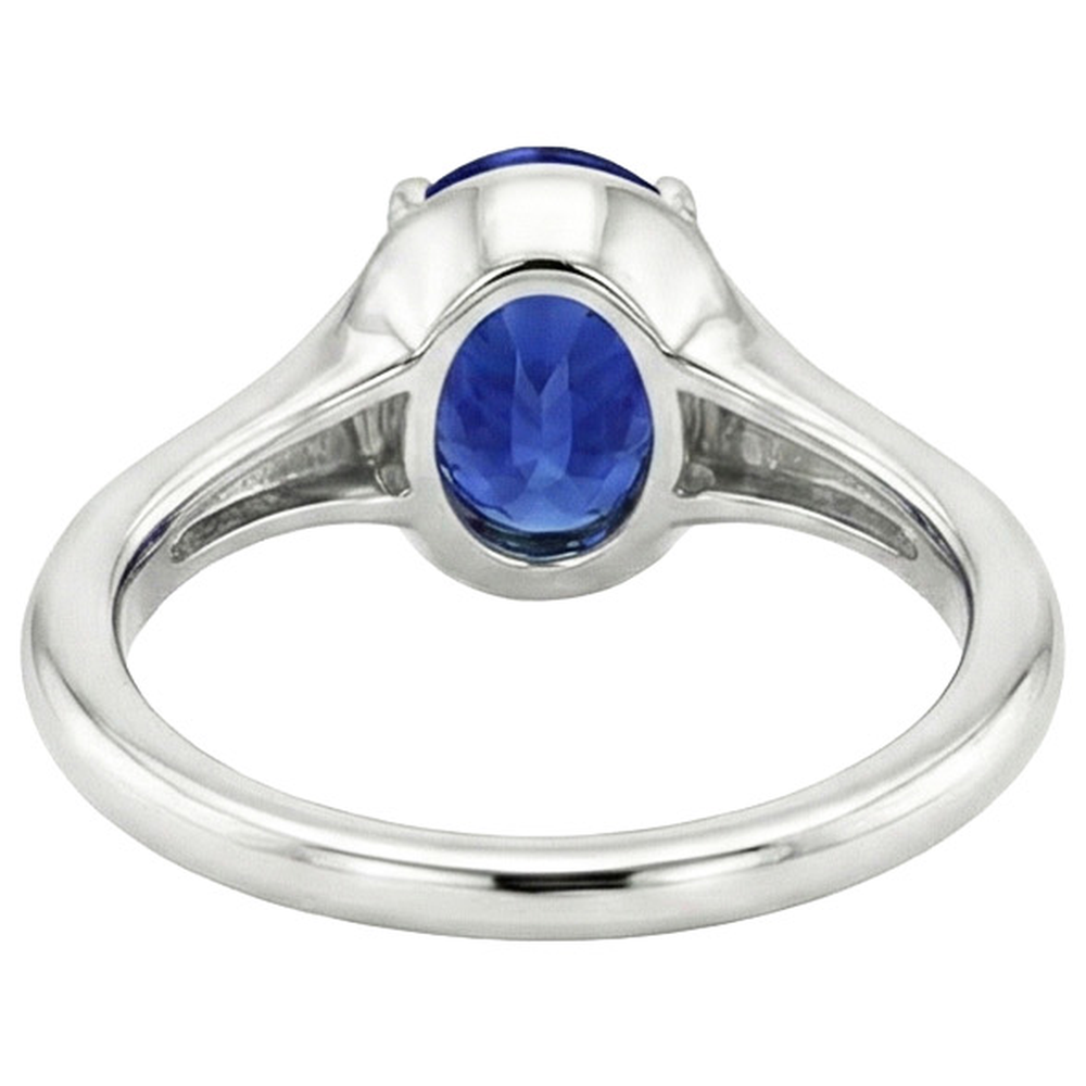 natural oval sapphire 3ct ring close up detail