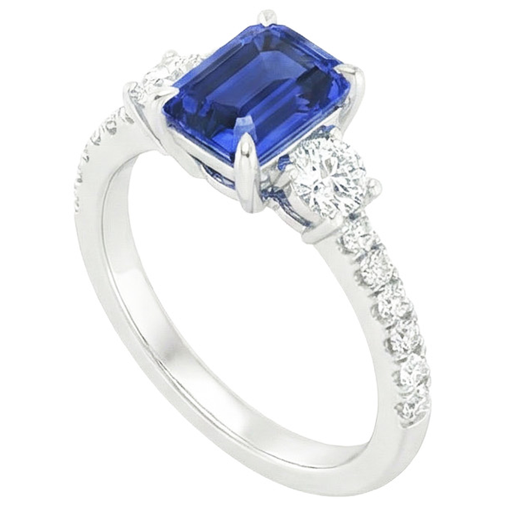 natural emerald sapphire 5ct ring close up detail