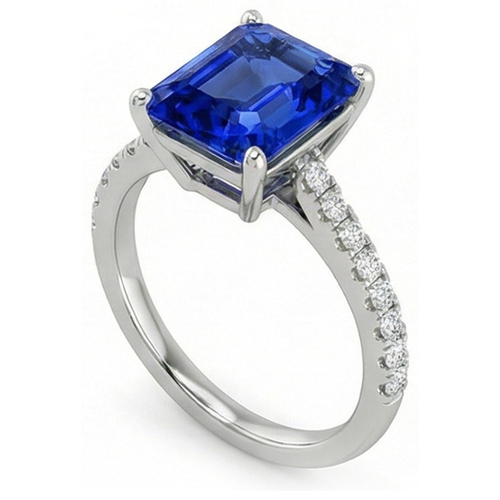 natural round sapphire 3ct ring close up detail