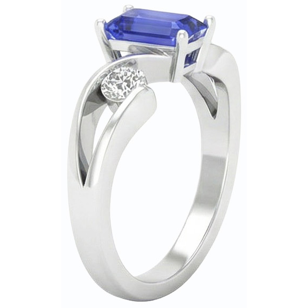natural emerald sapphire 1.75ct ring close up detail