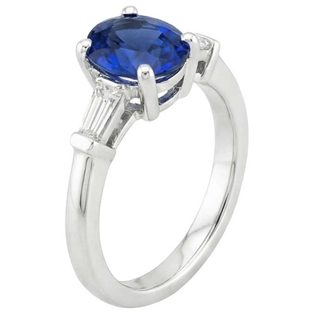 natural oval sapphire 3ct ring close up detail