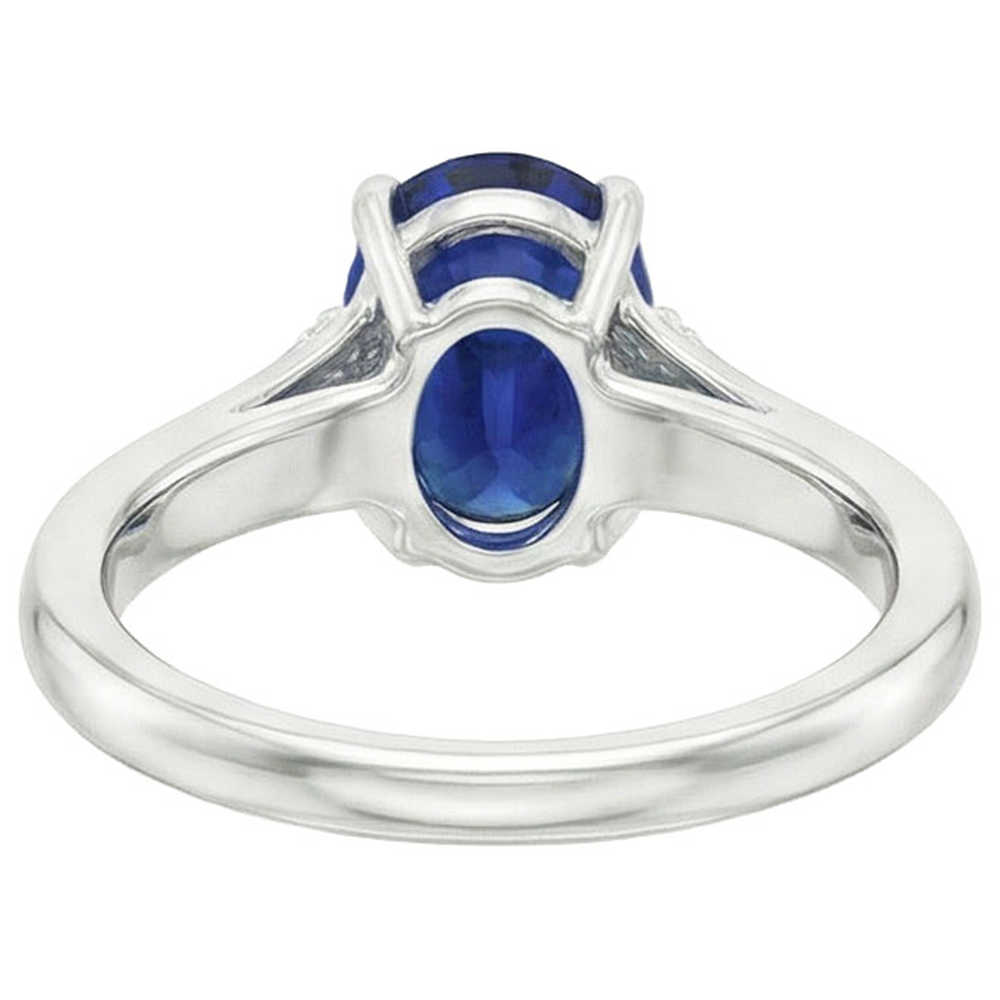 natural round sapphire 2.75ct ring close up detail