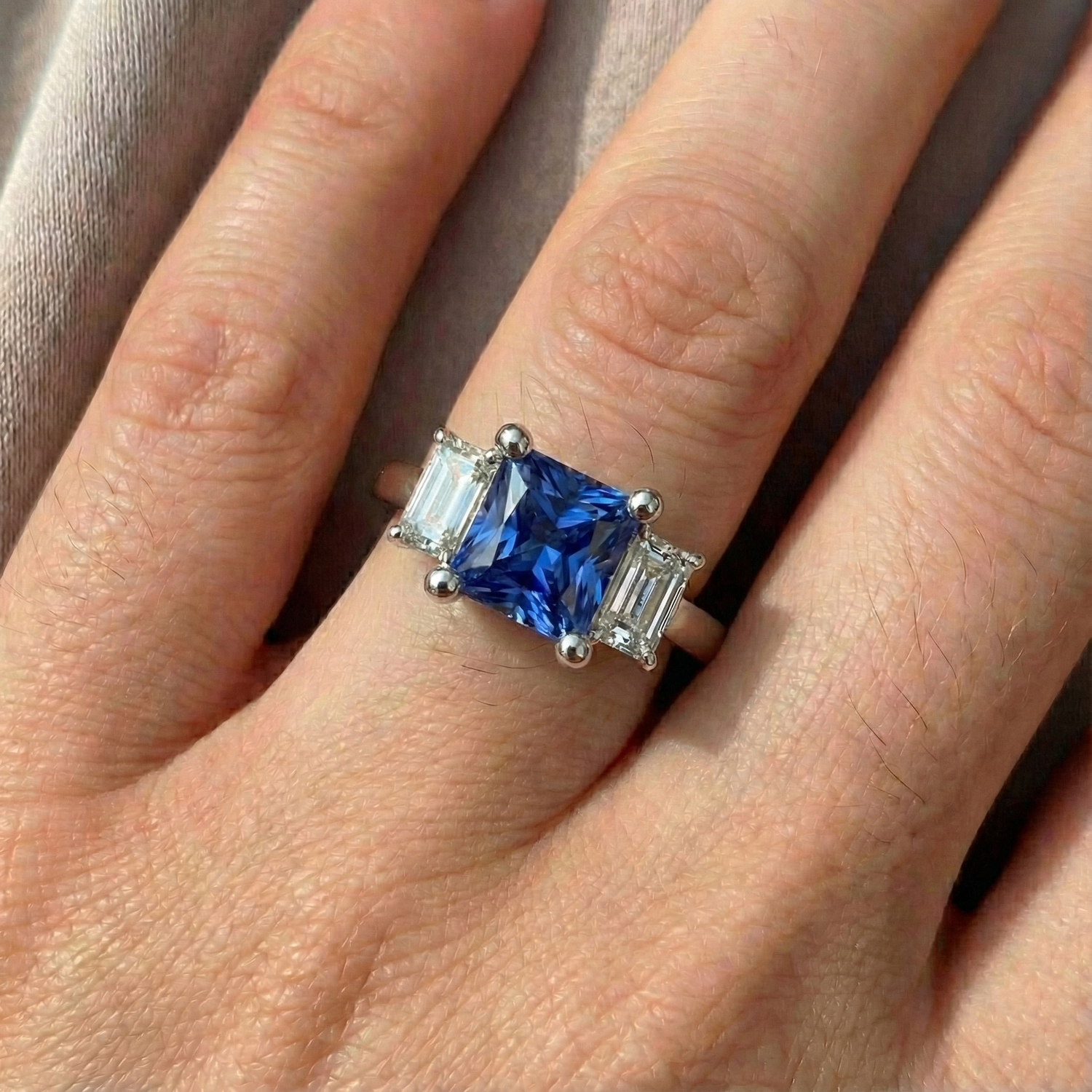 natural emerald sapphire 2.50ct ring with diamond accents