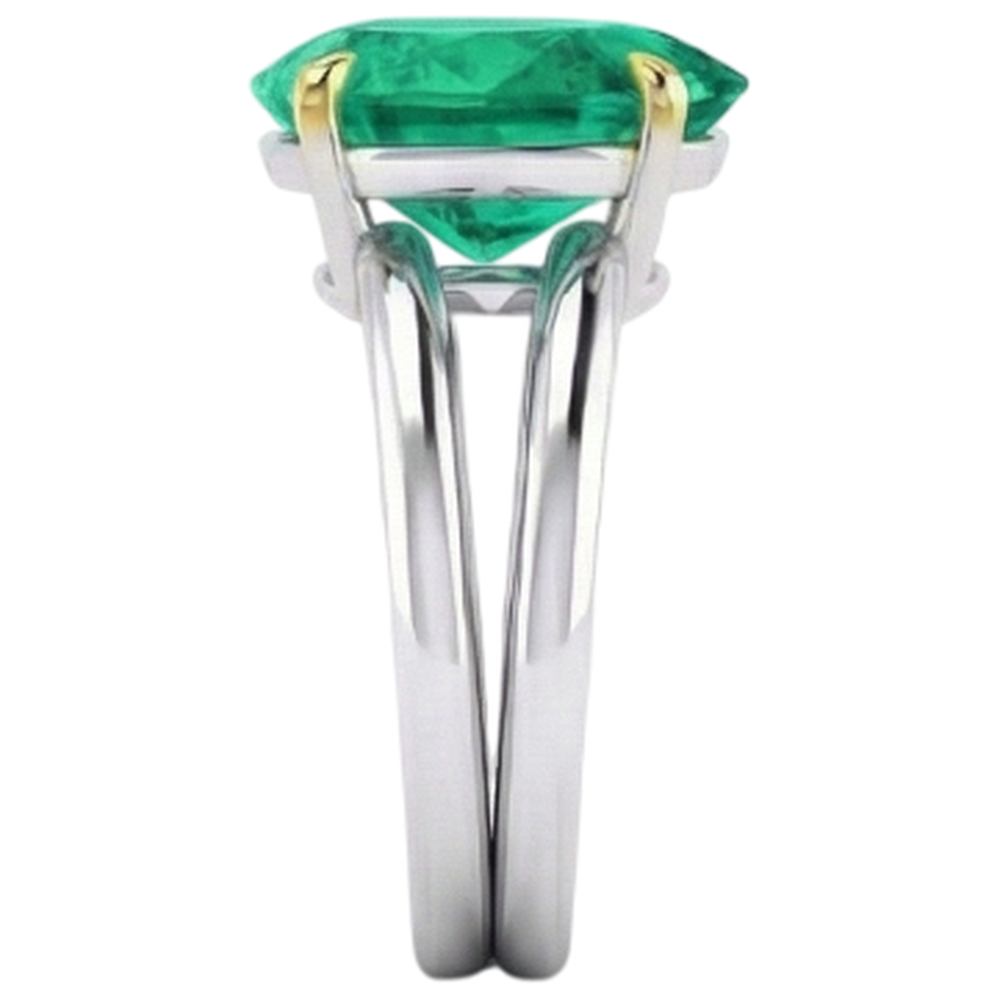 Real Fine Emerald Precious Stone Ring – profile view