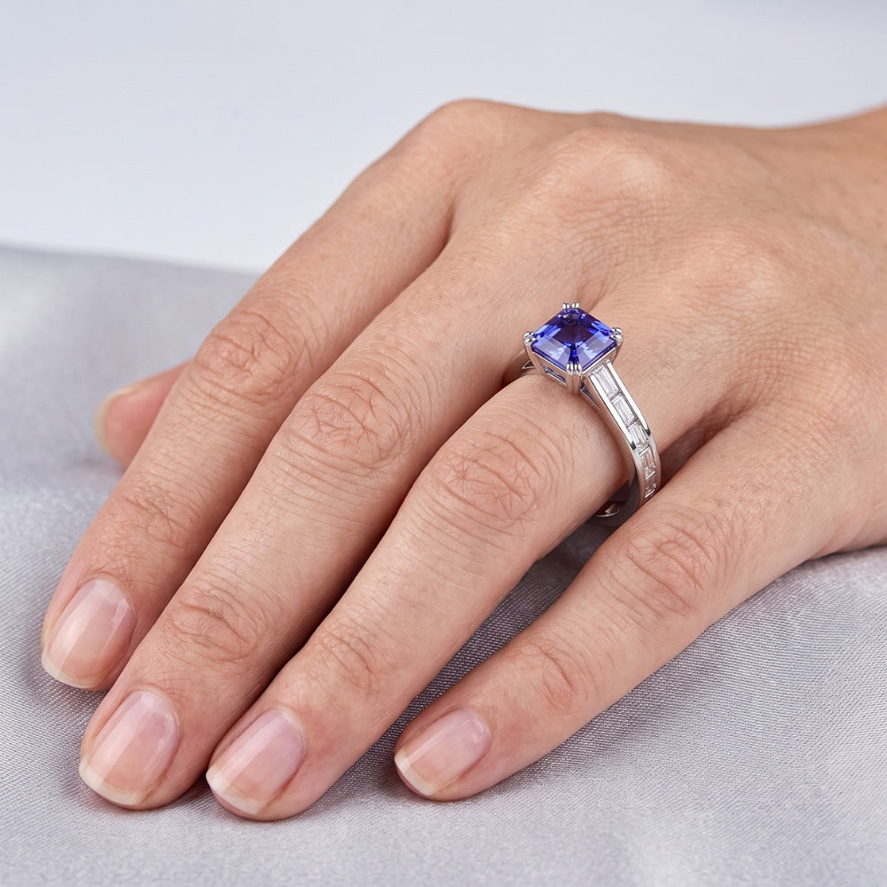 Vivid Royal Blue Sapphire And Natural Earth Mined Diamond ( Not Lab Grown ) Ring