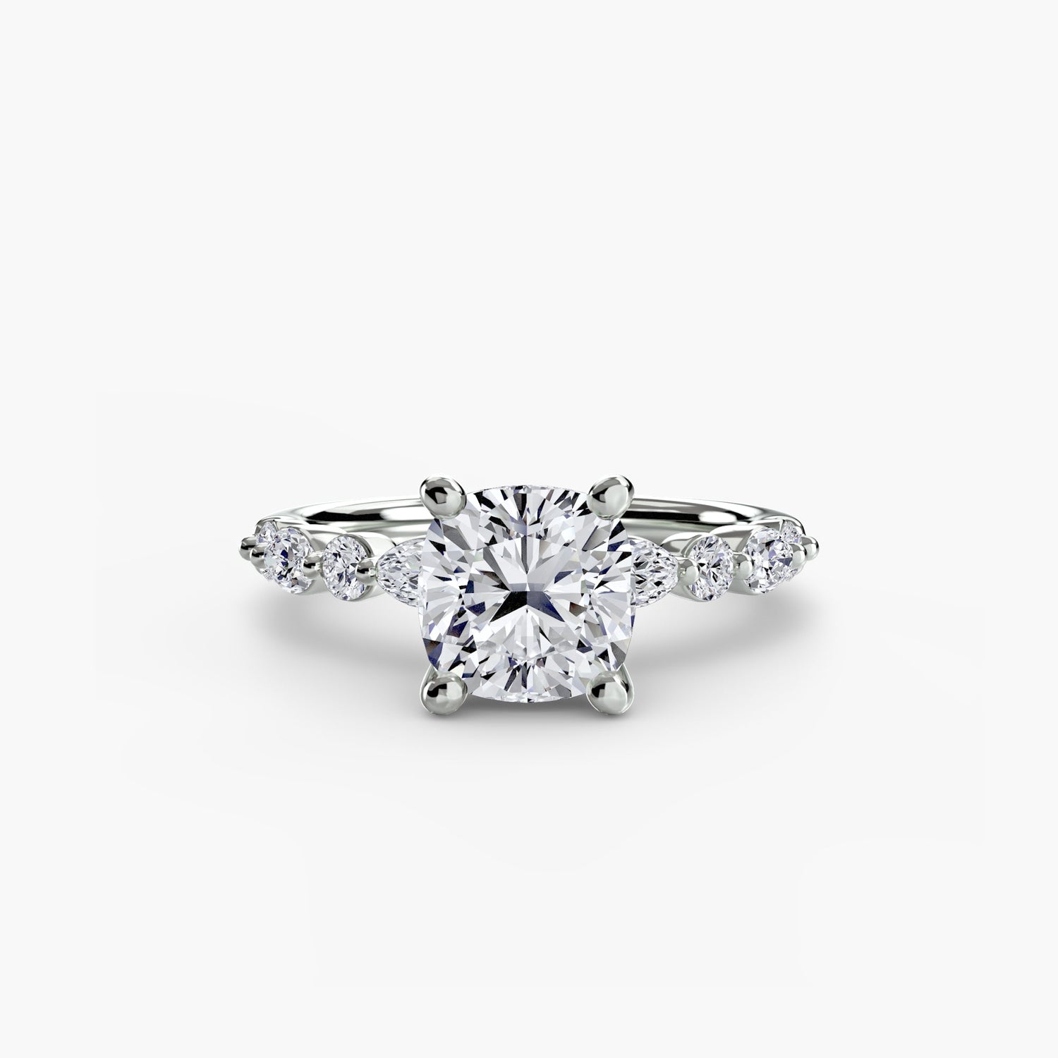 Fine Diamond Round Cut Setting in Gold – angle view