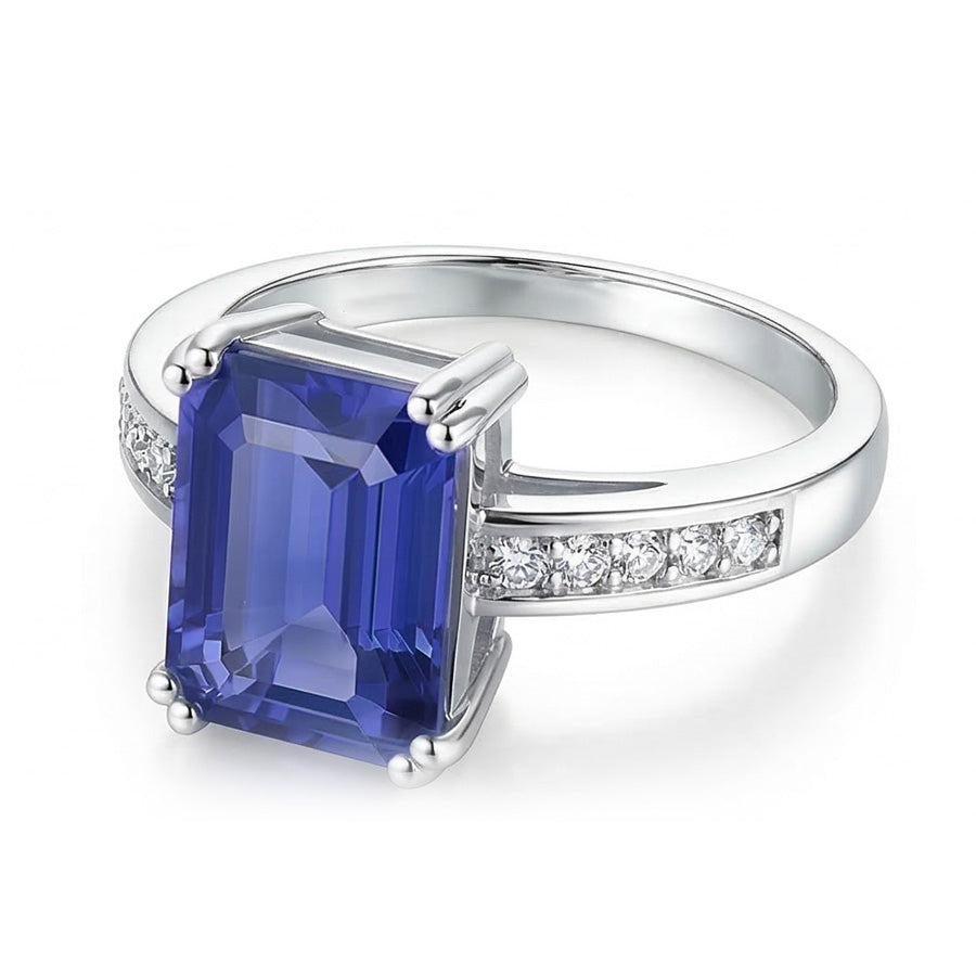 natural emerald sapphire 3.25ct ring close up detail