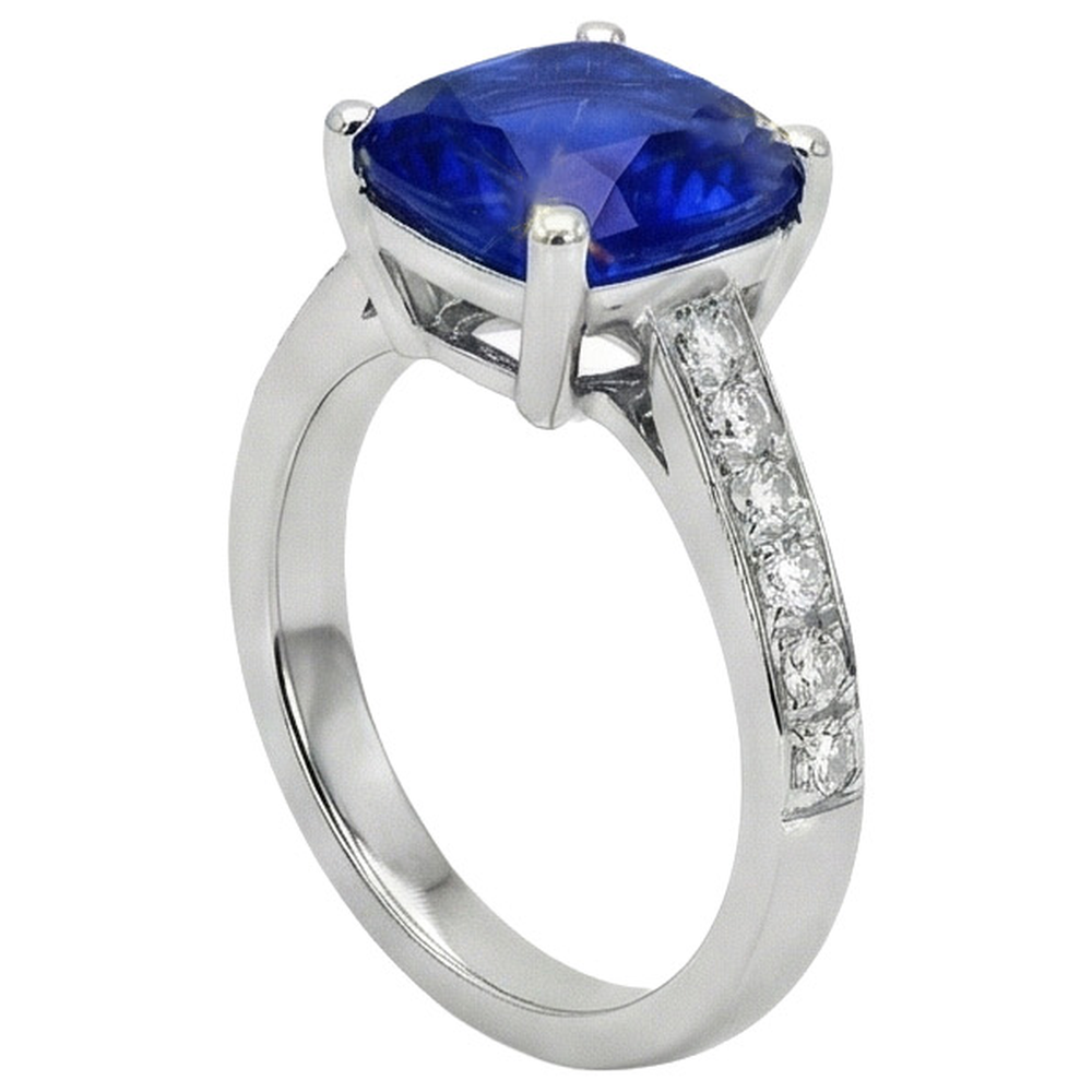 natural round sapphire 6ct ring close up detail