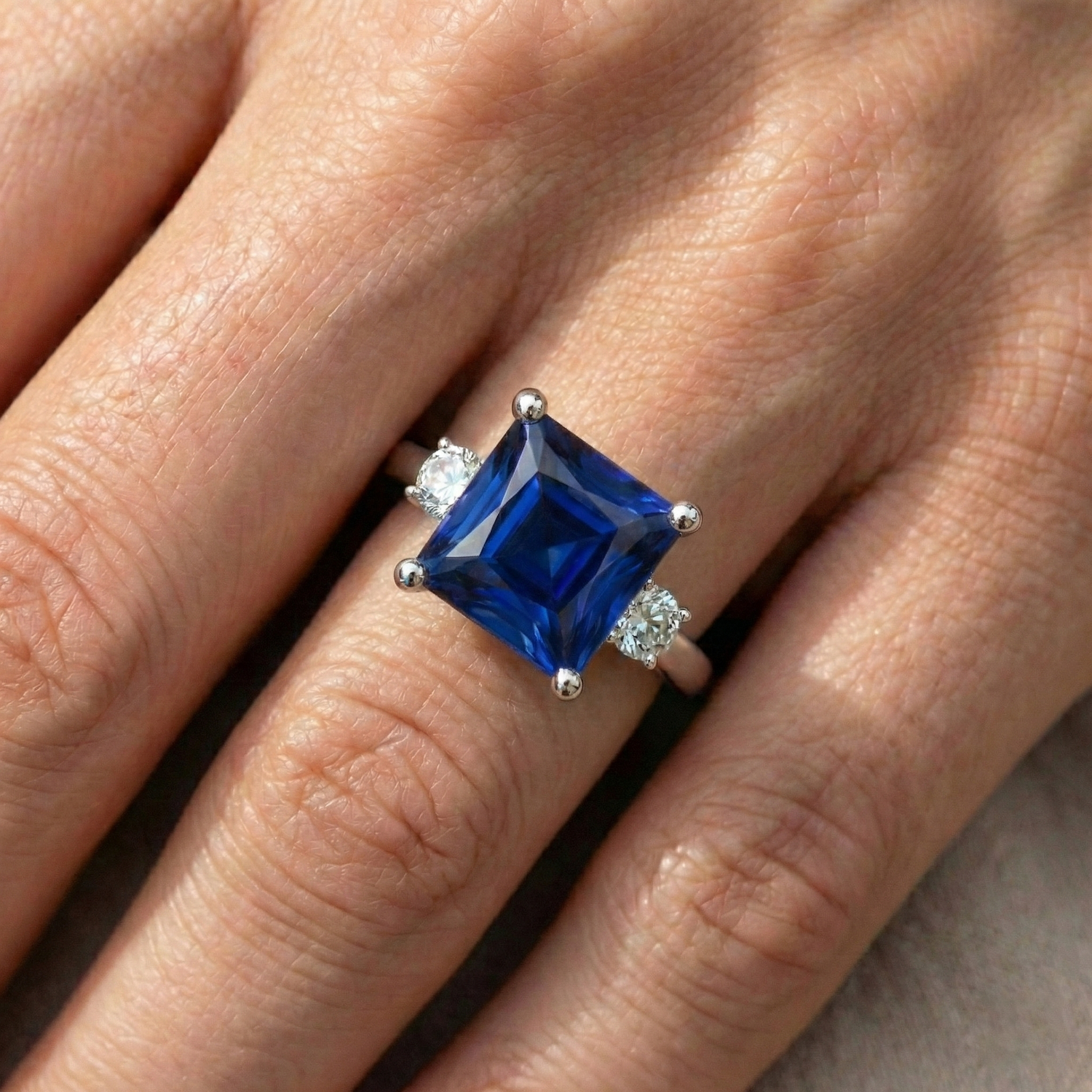 natural round sapphire 5.50ct ring with diamond accents