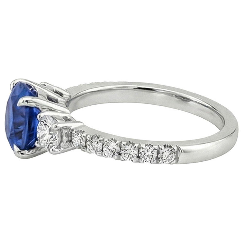 natural round sapphire 3ct ring top view