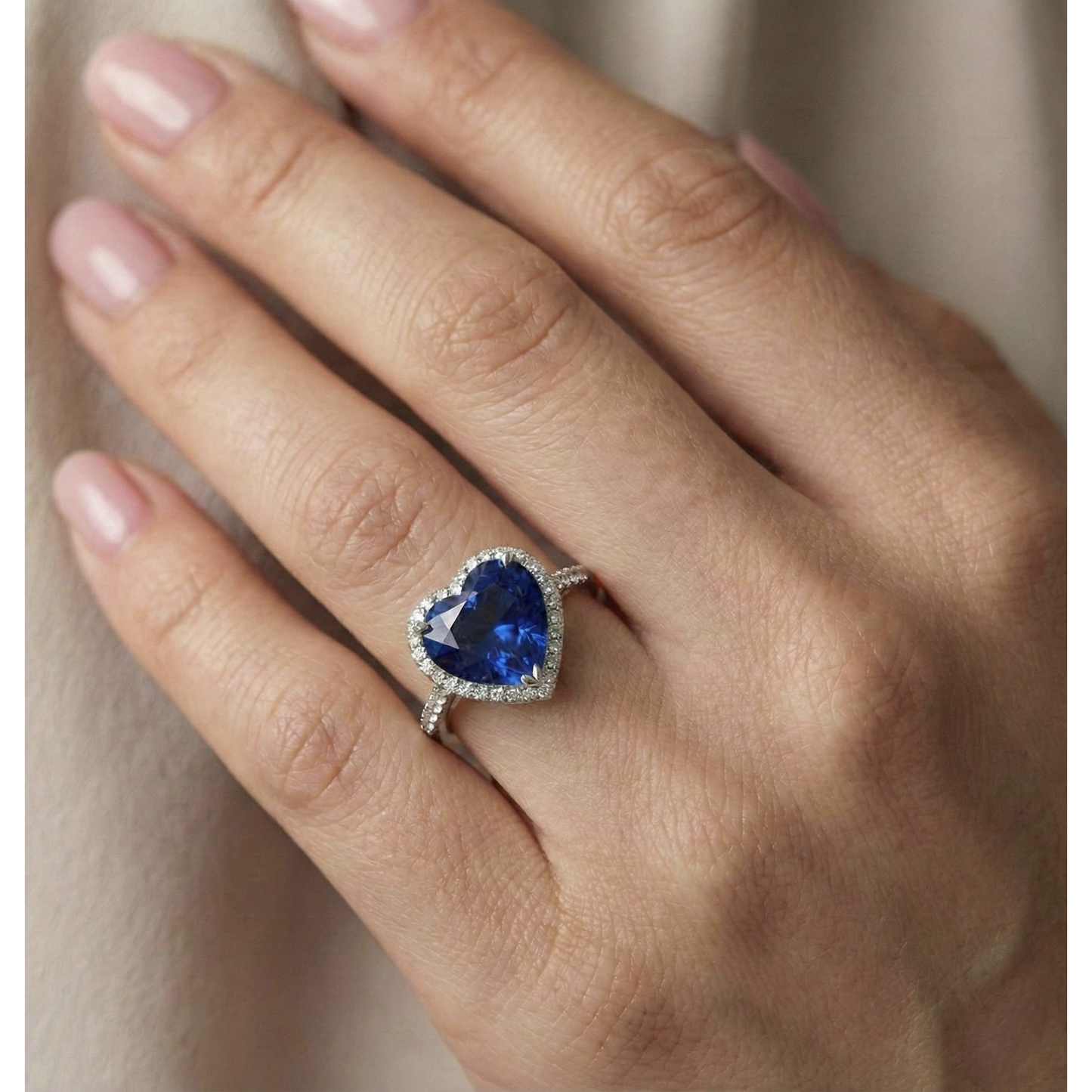 Women Heart Gemstone Ceylon Sapphire Ring 6 Carats Twisted Style