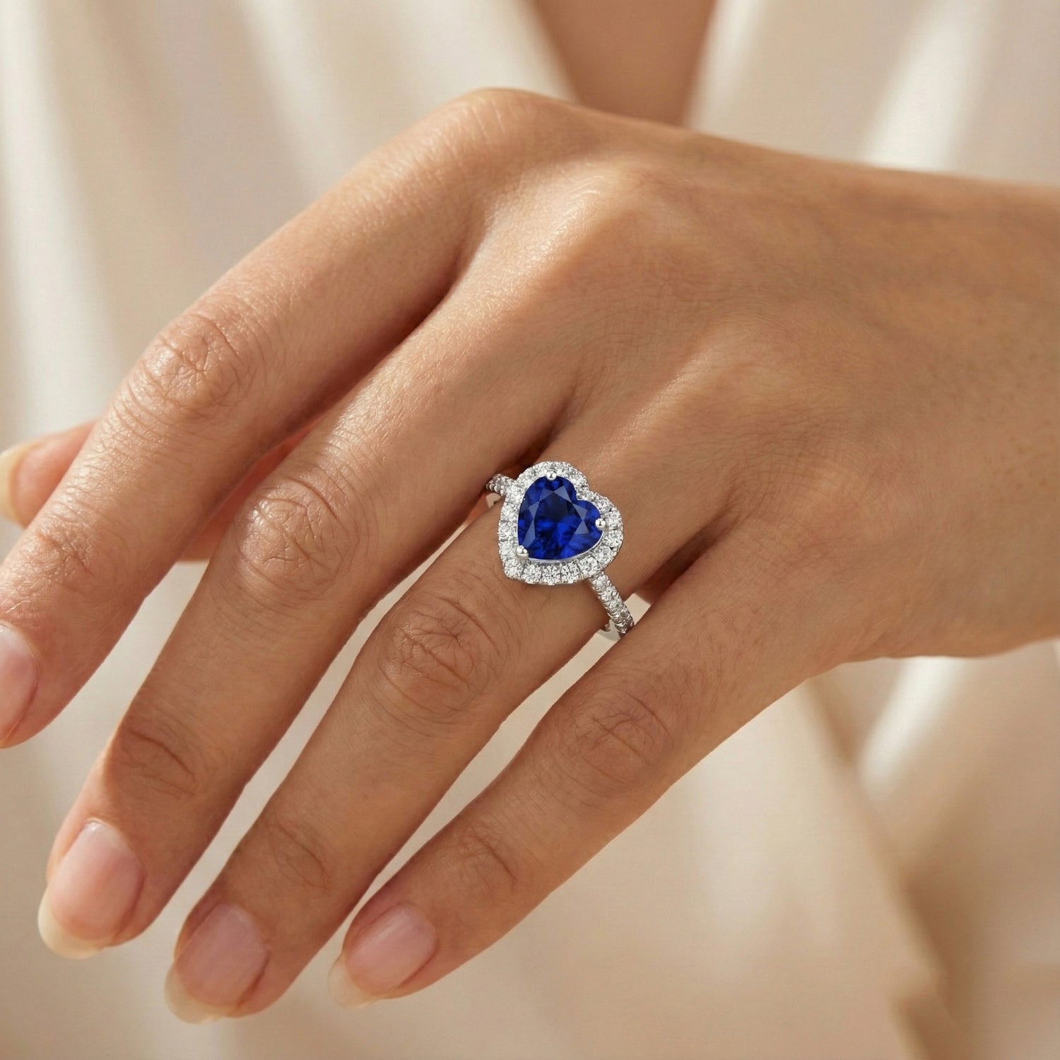 natural round sapphire 4ct ring with diamond accents