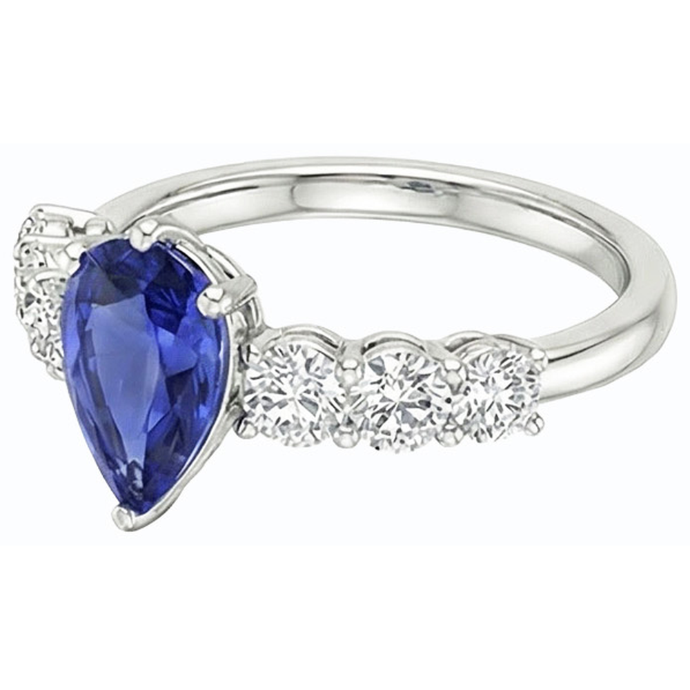 natural round sapphire 4ct ring close up detail