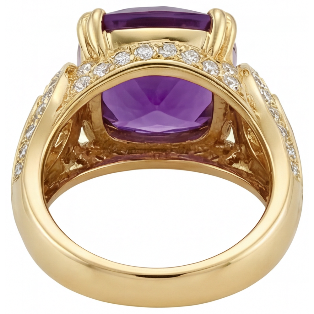 Cushion Cut Amethyst ring in 14K Yellow Gold – top view