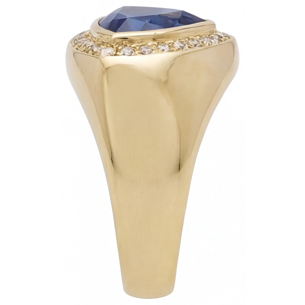 Blue Sapphire Trilliant Colored Stone Ring in 14K Yellow Gold – profile view