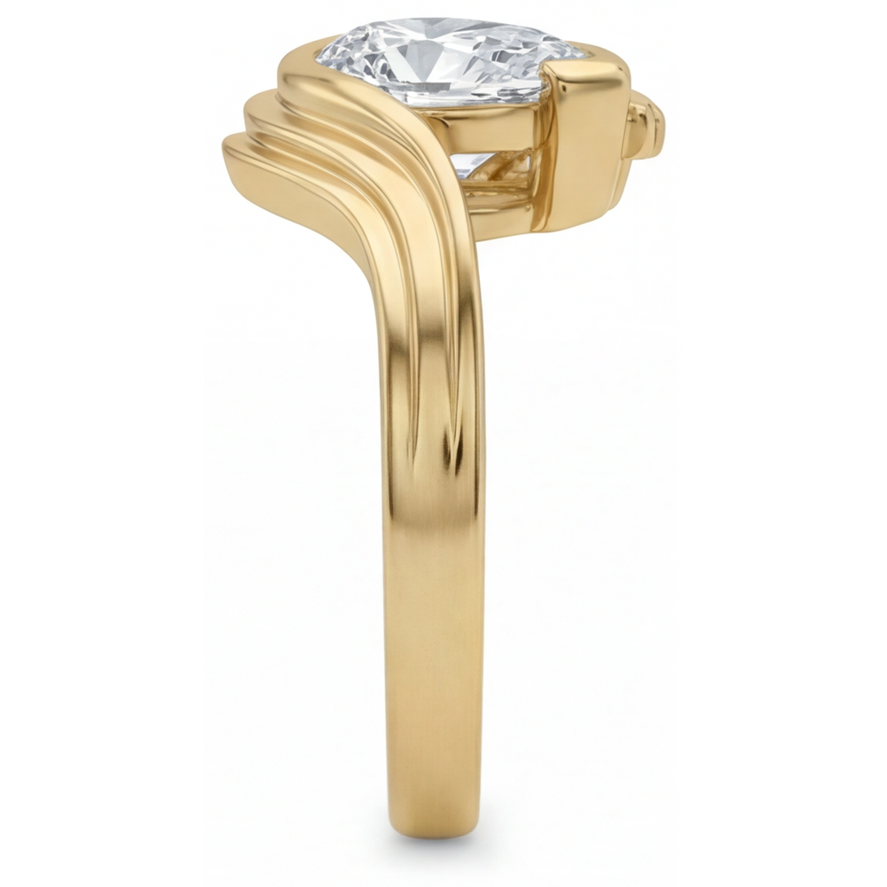 Solitaire Engagement Ring 14 Karat Yellow Gold with Diamond – top view