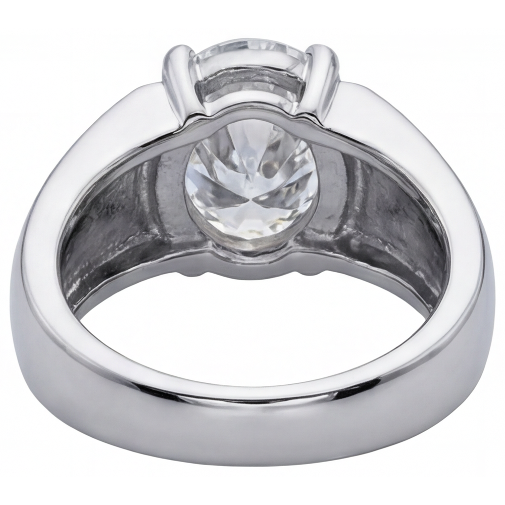 Oval Fine Diamond ring in 14K White Gold – detail view
