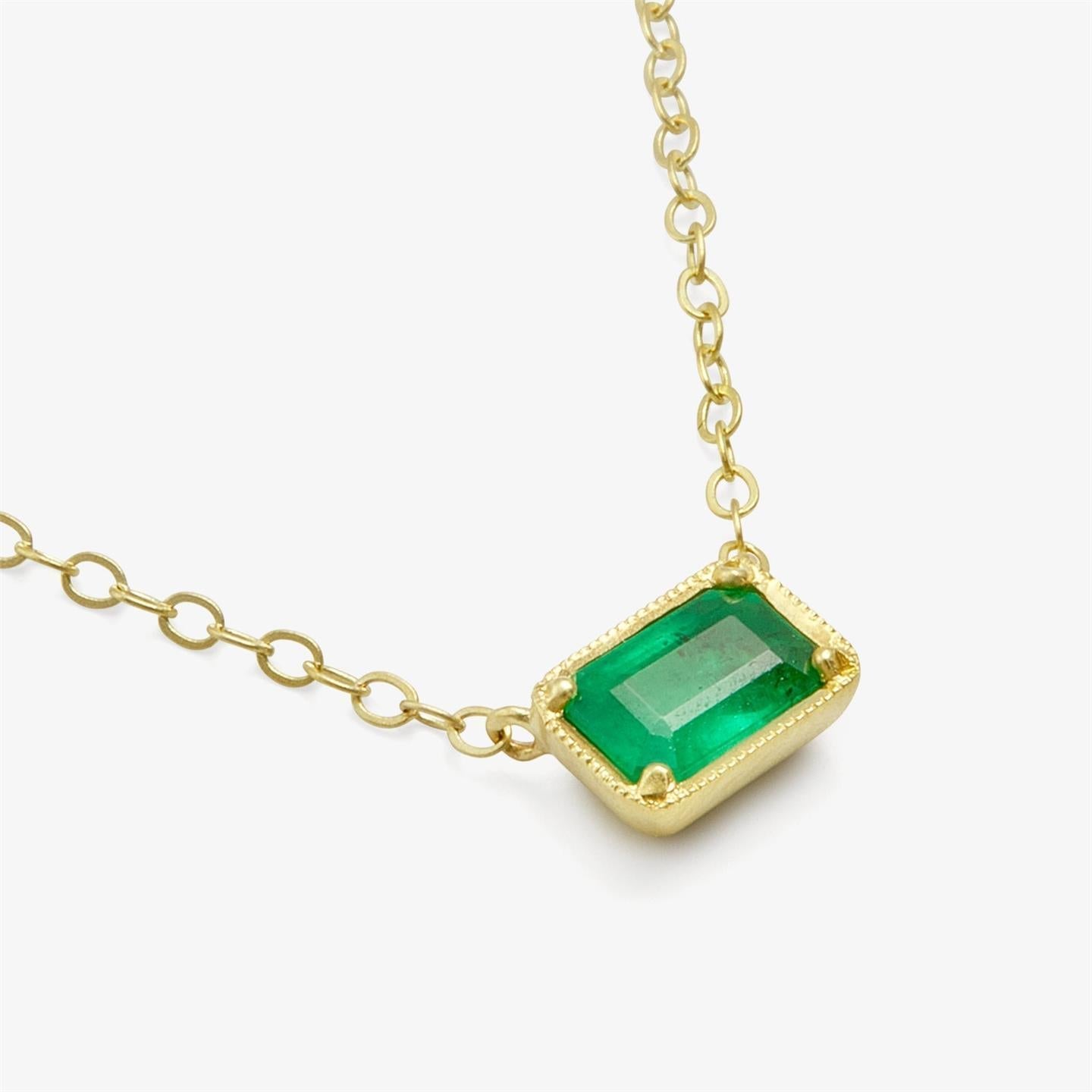 4 Ct Solitaire Green Emerald Pendant Necklace 14K Yellow Gold - Gemstone Pendant-harrychadent.ca