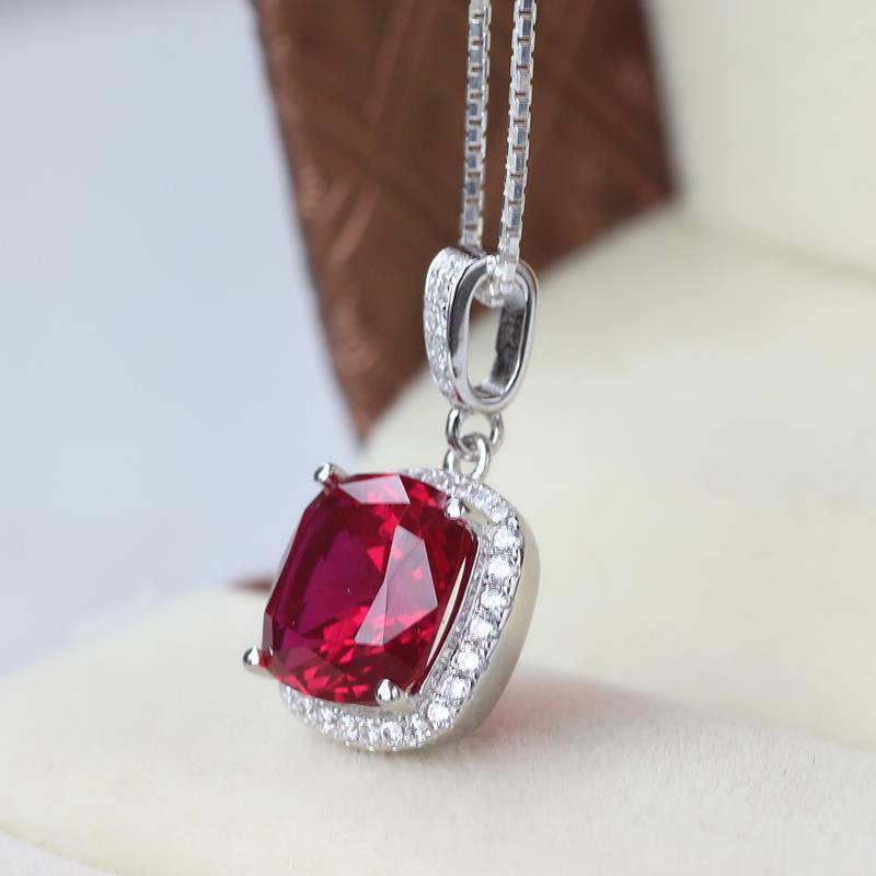 Red Ruby With Diamonds 8.25 Ct Pendant Necklace 14K Gold White - Gemstone Pendant-harrychadent.ca