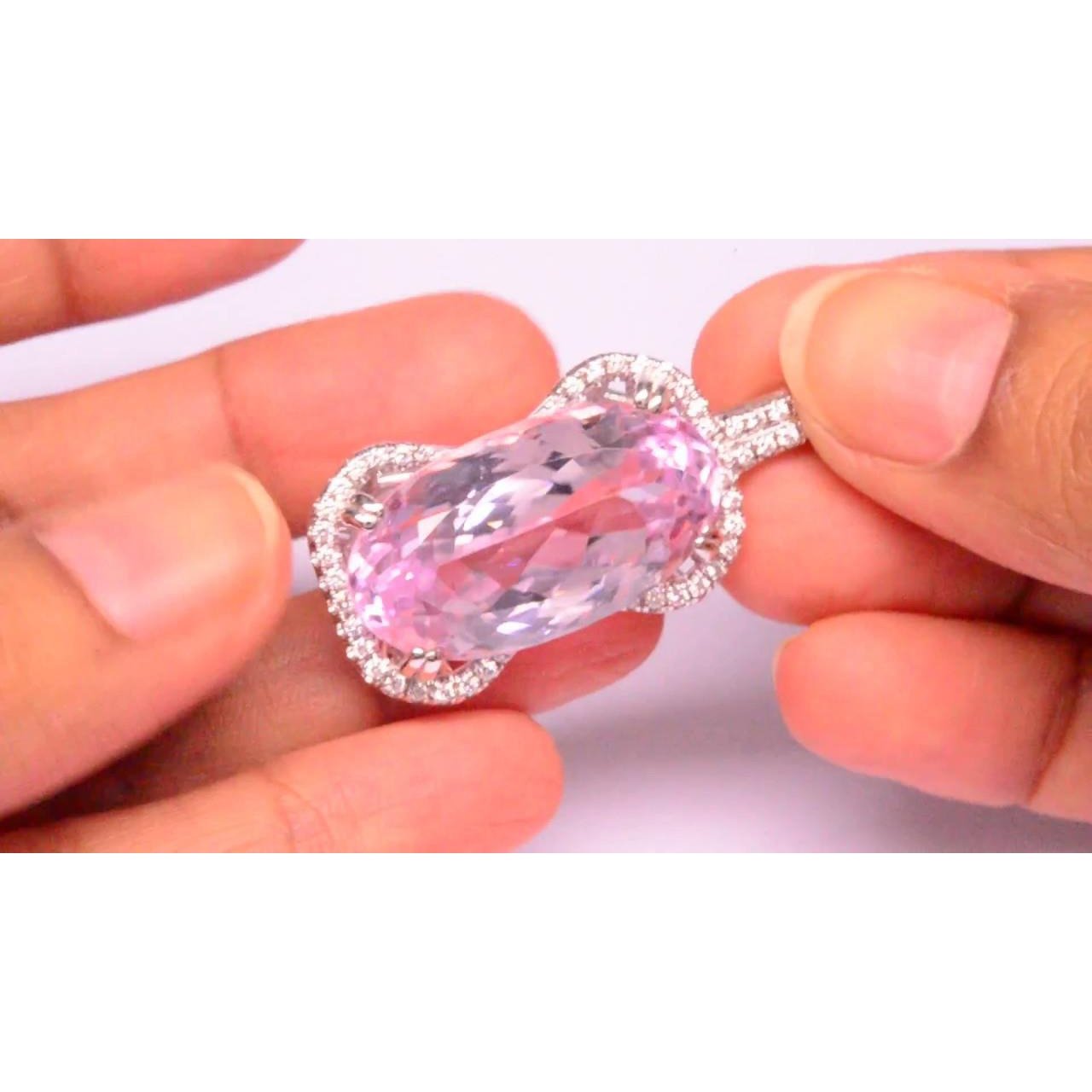 Women 19 Carats Gold Pink Kunzite With Diamond Necklace Pendant - Gemstone Pendant-harrychadent.ca